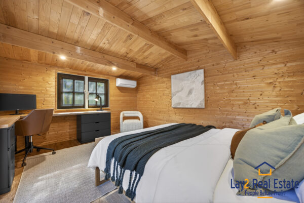 Two Bed / Two Bath plus Studio! Bayswater Character, Charm & Prime Location! - Image 27