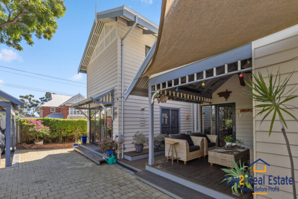 Timeless Character Bayswater Home / 42 Leake St Bayswater WA 6053 - Image 27