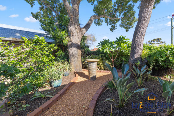 Timeless Character Bayswater Home / 42 Leake St Bayswater WA 6053 - Image 31