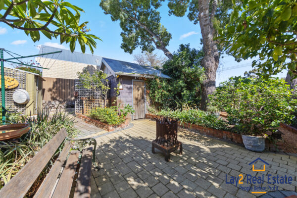 Timeless Character Bayswater Home / 42 Leake St Bayswater WA 6053 - Image 32