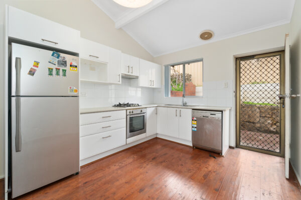 Central Bayswater!  5/36 King William Street, Bayswater WA 6053 - Image 5