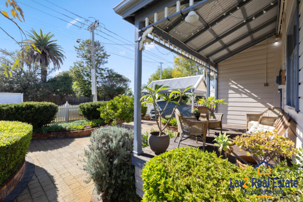 Timeless Character Bayswater Home / 42 Leake St Bayswater WA 6053 - Image 4
