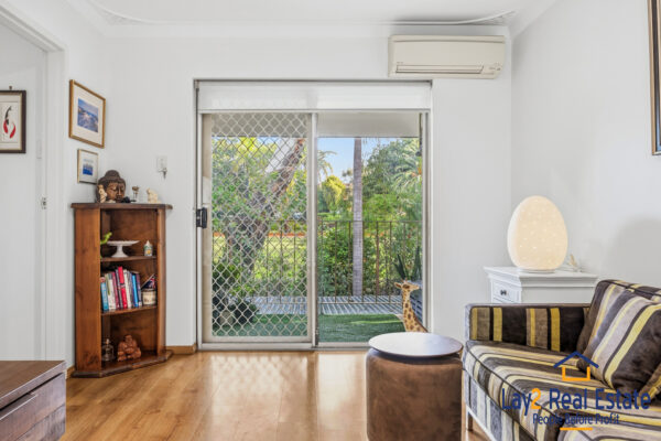 Walk to Mt Lawley Cafes!  Stylish First Floor Living 5/732 Beaufort Street, Mount Lawley WA - Image 5