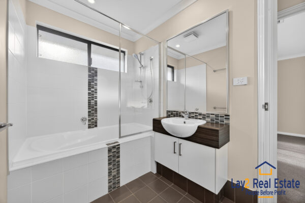 Where Contemporary Comfort Meets Convenient Maylands Living - Image 18