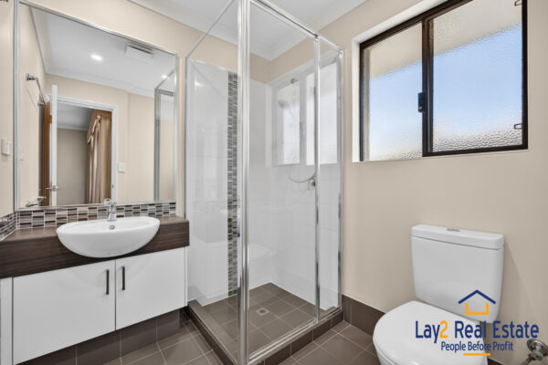 Where Contemporary Comfort Meets Convenient Maylands Living - Image 16