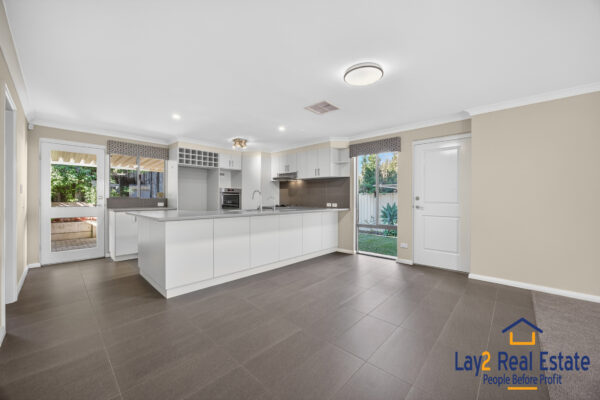 A Spacious 4 Bedroom Retreat in Vibrant Maylands - Image 6