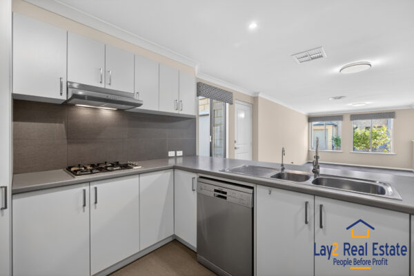 A Spacious 4 Bedroom Retreat in Vibrant Maylands - Image 8