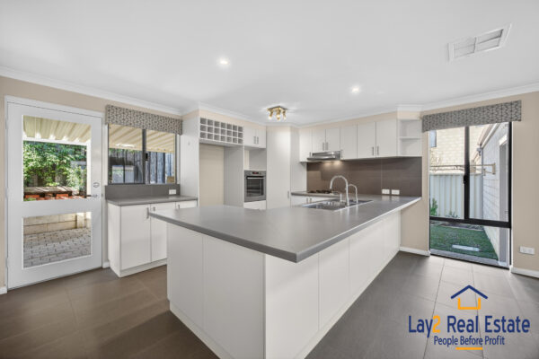 6-72 Caledonian Avenue Maylands WA image of the kitchen. Property for sale by Mick lay of Lay2 Real Estate.