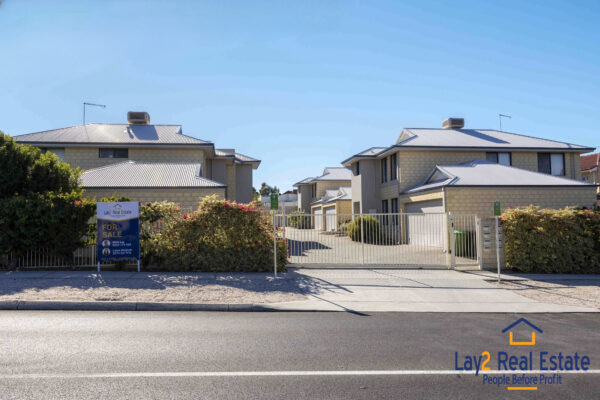 A Spacious 4 Bedroom Retreat in Vibrant Maylands - Image 23