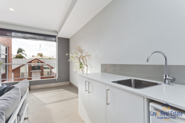 Walk to the Train Station and Cafes!  Stylish, Low Maintenance Living in the Heart of Maylands - Image 14
