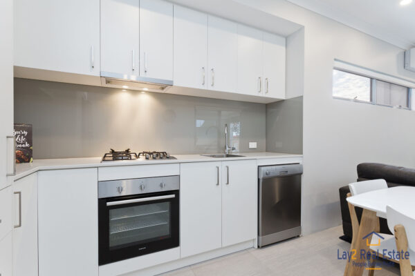 Walk to the Train Station and Cafes!  Stylish, Low Maintenance Living in the Heart of Maylands - Image 9
