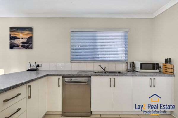 Contemporary Family 4 Bedroom Living - Image 15