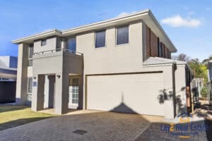 Contemporary Family 4 Bedroom Living