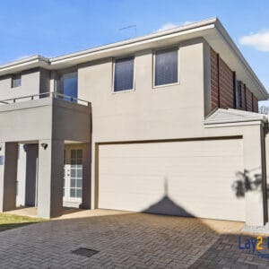 Contemporary Family 4 Bedroom Living
