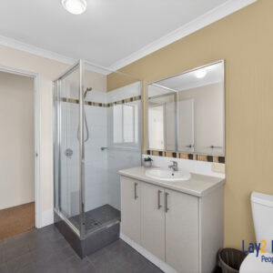 Contemporary Family 4 Bedroom Living - Image 21