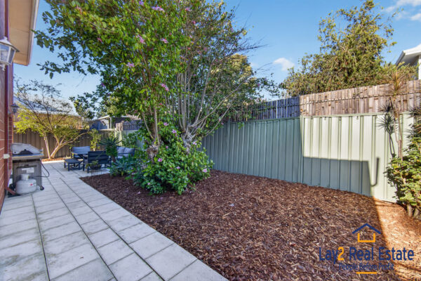 Contemporary Family 4 Bedroom Living - Image 26