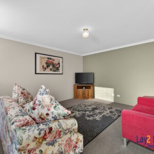 Contemporary Family 4 Bedroom Living - Image 4