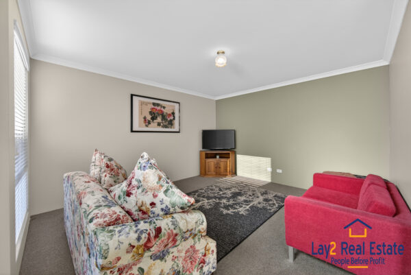 Contemporary Family 4 Bedroom Living - Image 4