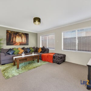 Contemporary Family 4 Bedroom Living - Image 7