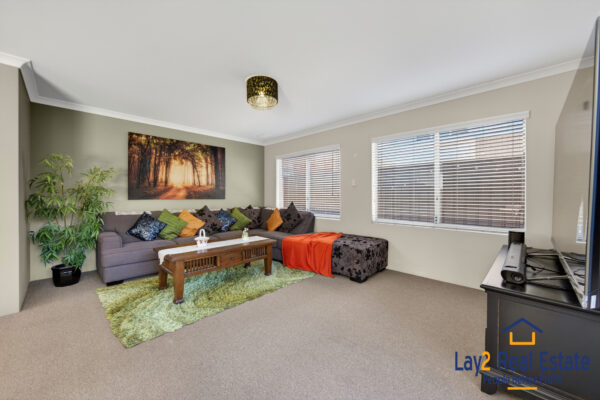 Contemporary Family 4 Bedroom Living - Image 7
