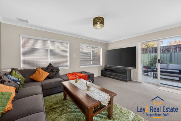 Contemporary Family 4 Bedroom Living - Image 8