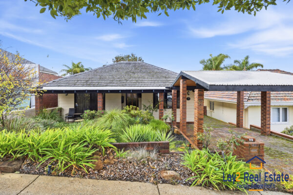 Warm & Welcoming Home in Central Bayswater. 57 Roberts St Bayswater WA