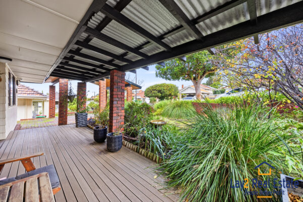 Warm & Welcoming Home in Central Bayswater. 57 Roberts St Bayswater WA - Image 4
