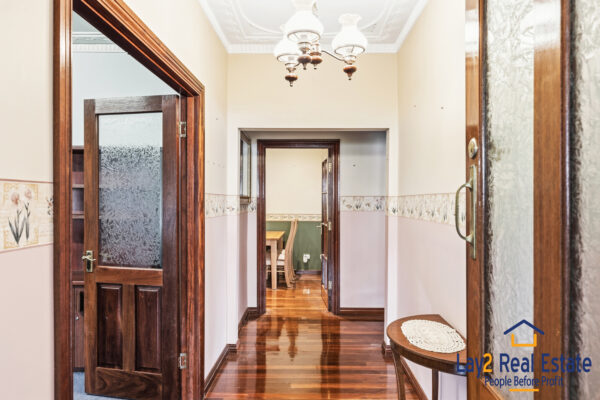 Warm & Welcoming Home in Central Bayswater. 57 Roberts St Bayswater WA - Image 5