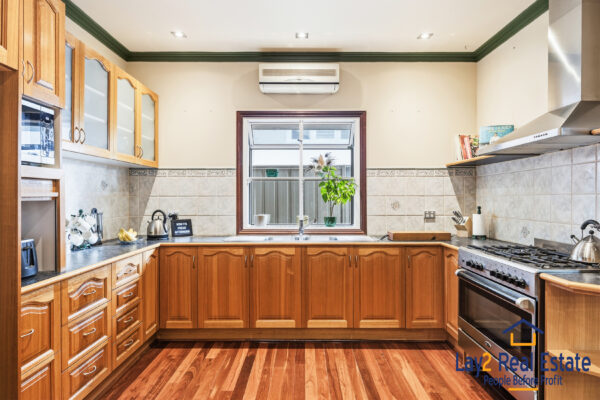 Warm & Welcoming Home in Central Bayswater. 57 Roberts St Bayswater WA - Image 9
