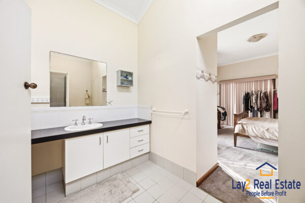 Warm & Welcoming Home in Central Bayswater. 57 Roberts St Bayswater WA - Image 16