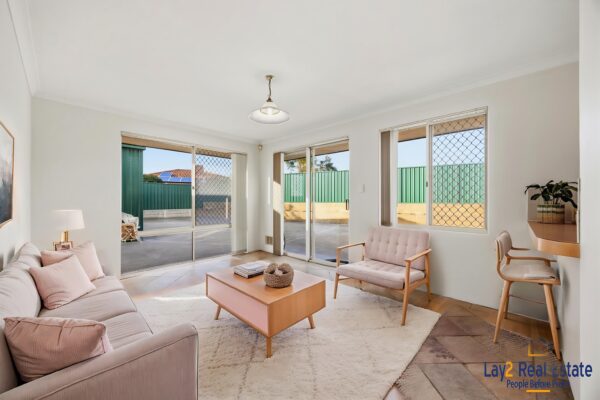 Check out my Rear!  | 9 Abisko Court, Ballajura WA 6063 - Image 6
