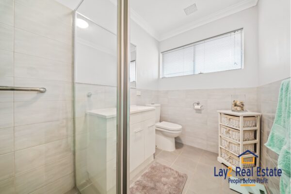 Current & Future Value on a 728sqm Block! - Image 11