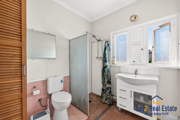 A 1950's Classic on 835sqm Elevated Block!  44 Stone Street, Bayswater WA 6053 - Image 17