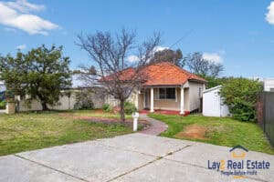 Central Bayswater Full Size Block Opportunity With 1950s Cottage.