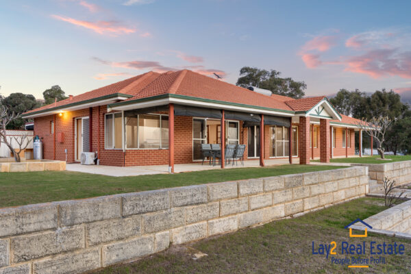 Embrace the Acreage Lifestyle - 137 Bonita Road, Bullsbrook WA 6084 - Image 2