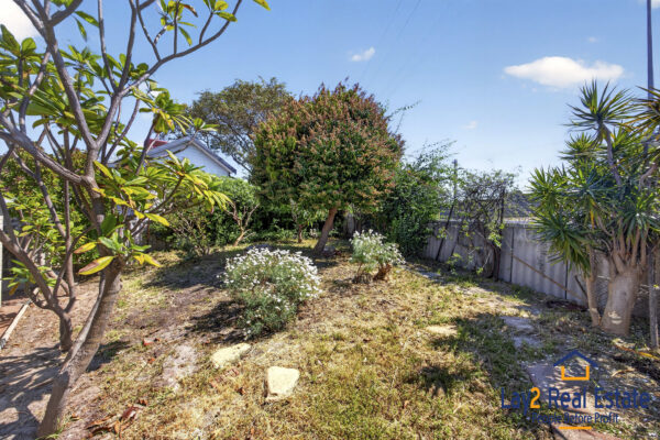 Just 250m to Bayswater Train Station - 121 Whatley Crescent Bayswater WA 6053 - Image 24