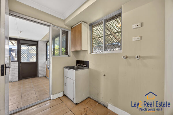Just 250m to Bayswater Train Station - 121 Whatley Crescent Bayswater WA 6053 - Image 14