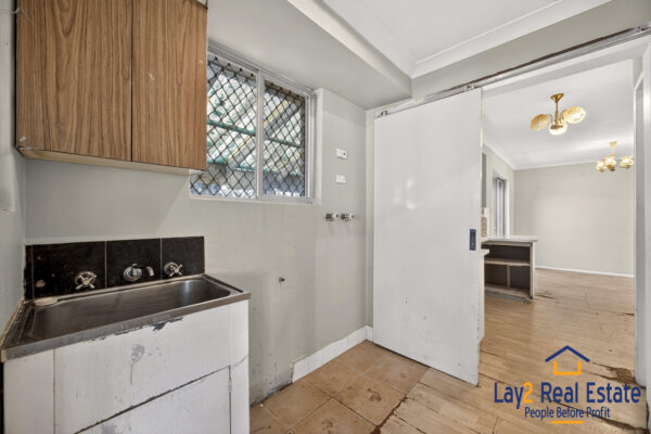 Just 250m to Bayswater Train Station - 121 Whatley Crescent Bayswater WA 6053 - Image 15