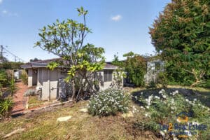 Just 250m to Bayswater Train Station - 121 Whatley Crescent Bayswater WA 6053