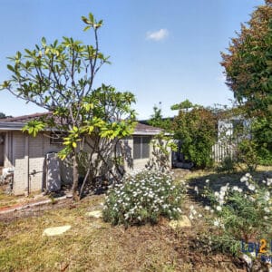 Just 250m to Bayswater Train Station - 121 Whatley Crescent Bayswater WA 6053