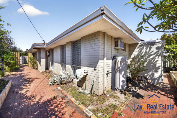 Just 250m to Bayswater Train Station - 121 Whatley Crescent Bayswater WA 6053 - Image 18