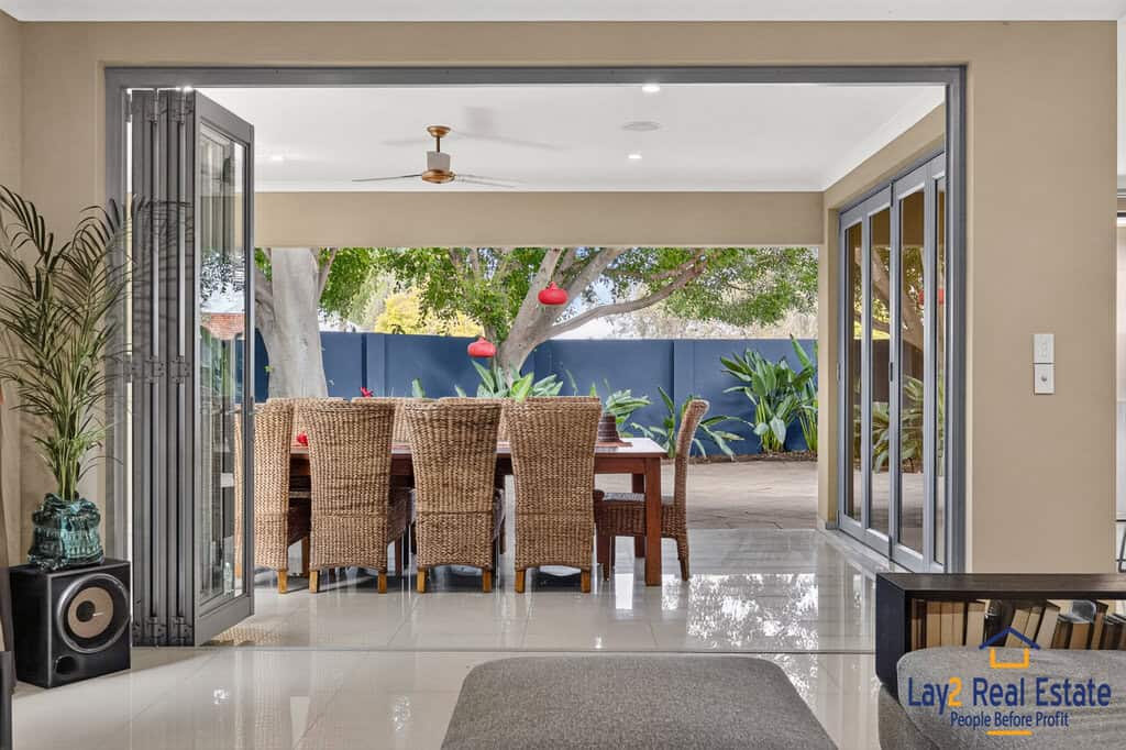 Luxury Custom Built Home For Sale. 60 Shaftesbury Ave Bayswater WA 6053. - Image 16