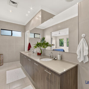 Luxury Custom Built Home For Sale. 60 Shaftesbury Ave Bayswater WA 6053. - Image 24