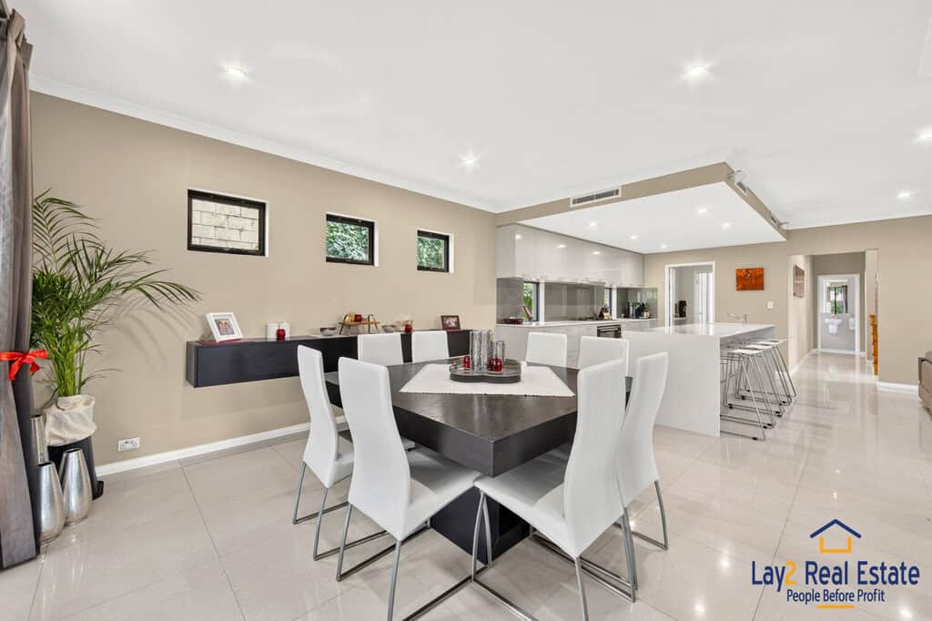 Luxury Custom Built Home For Sale. 60 Shaftesbury Ave Bayswater WA 6053. - Image 15
