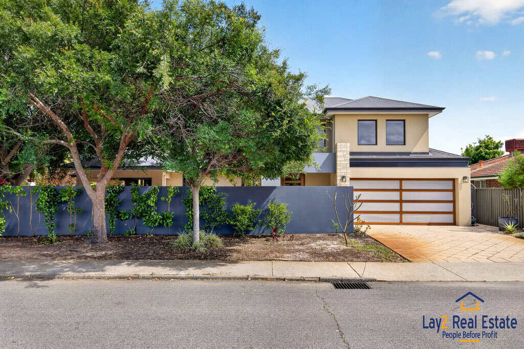 Luxury Custom Built Home For Sale. 60 Shaftesbury Ave Bayswater WA 6053. - Image 2