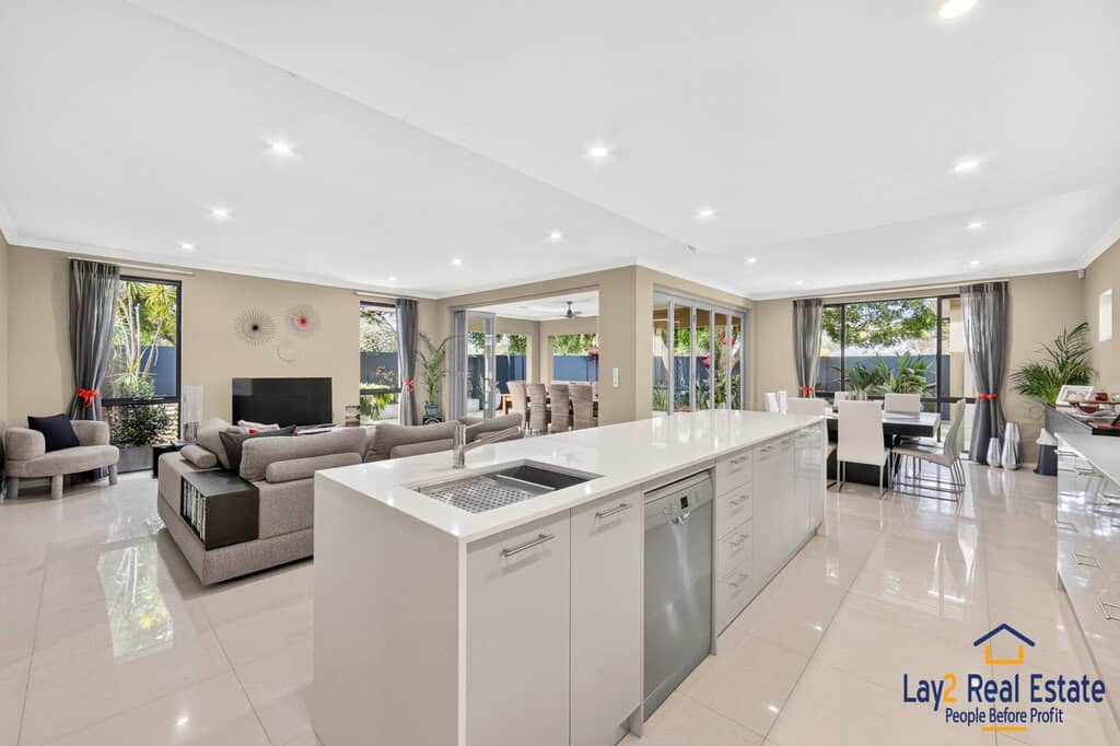 Luxury Custom Built Home For Sale. 60 Shaftesbury Ave Bayswater WA 6053. - Image 6