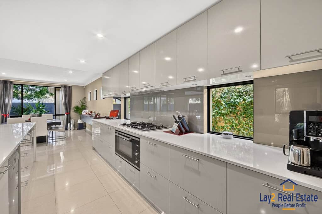 Luxury Custom Built Home For Sale. 60 Shaftesbury Ave Bayswater WA 6053. - Image 7