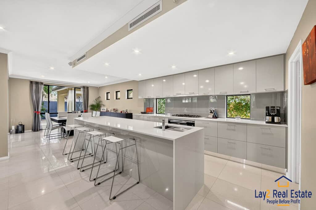 Luxury Custom Built Home For Sale. 60 Shaftesbury Ave Bayswater WA 6053. - Image 8