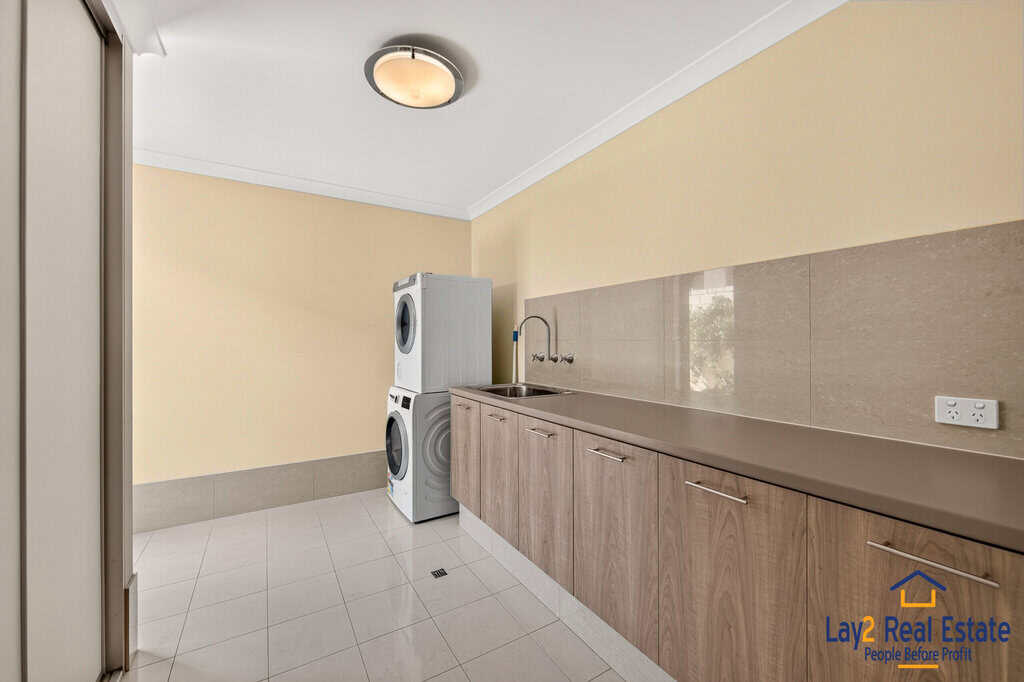 Luxury Custom Built Home For Sale. 60 Shaftesbury Ave Bayswater WA 6053. - Image 31