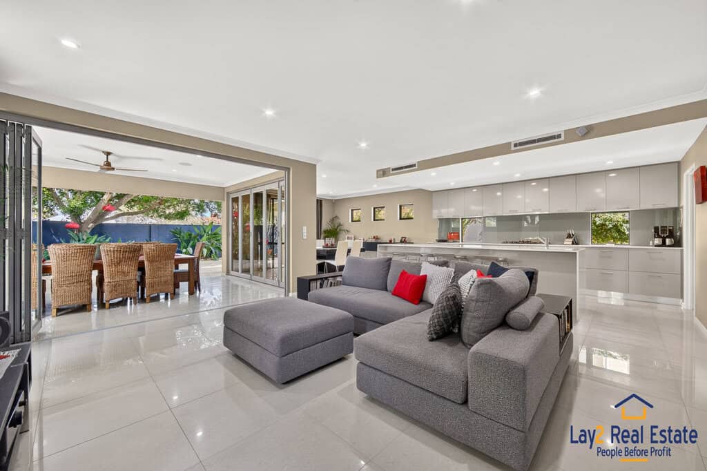 Luxury Custom Built Home For Sale. 60 Shaftesbury Ave Bayswater WA 6053. - Image 10